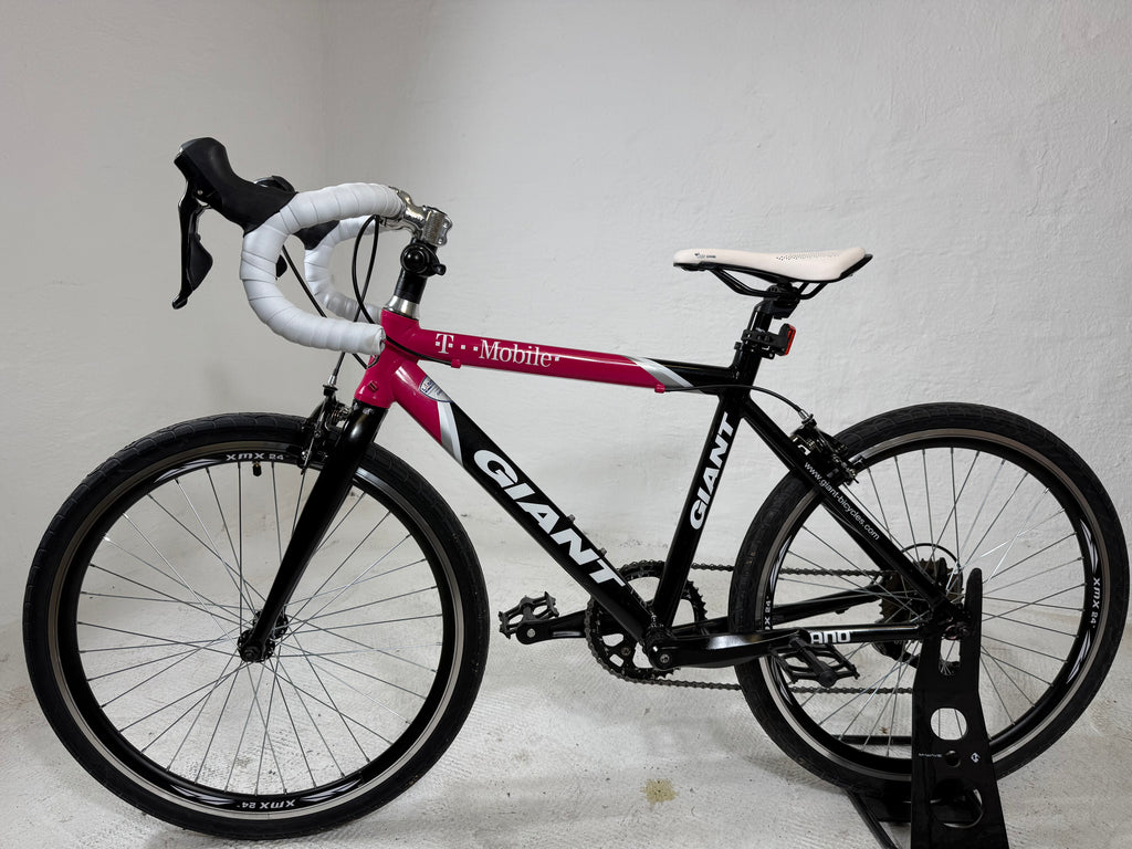 GIANT T-Mobile