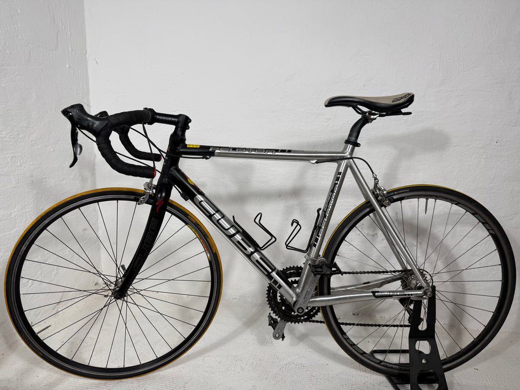 CUBE PELETON
