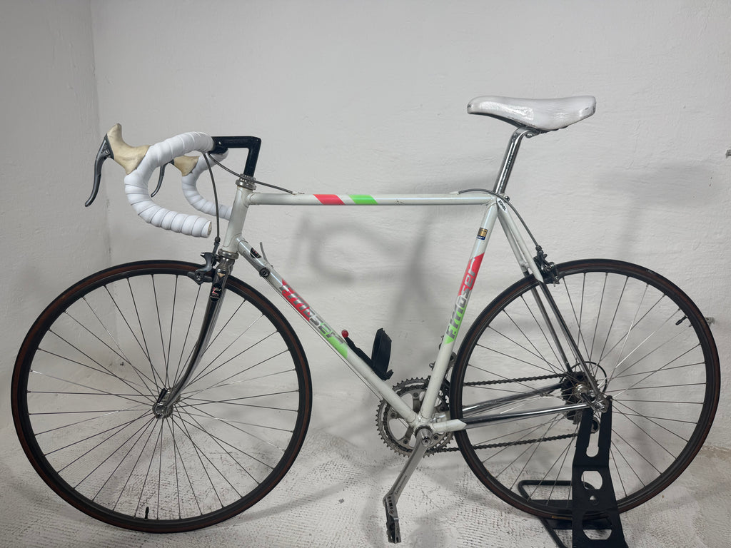 MOSER White