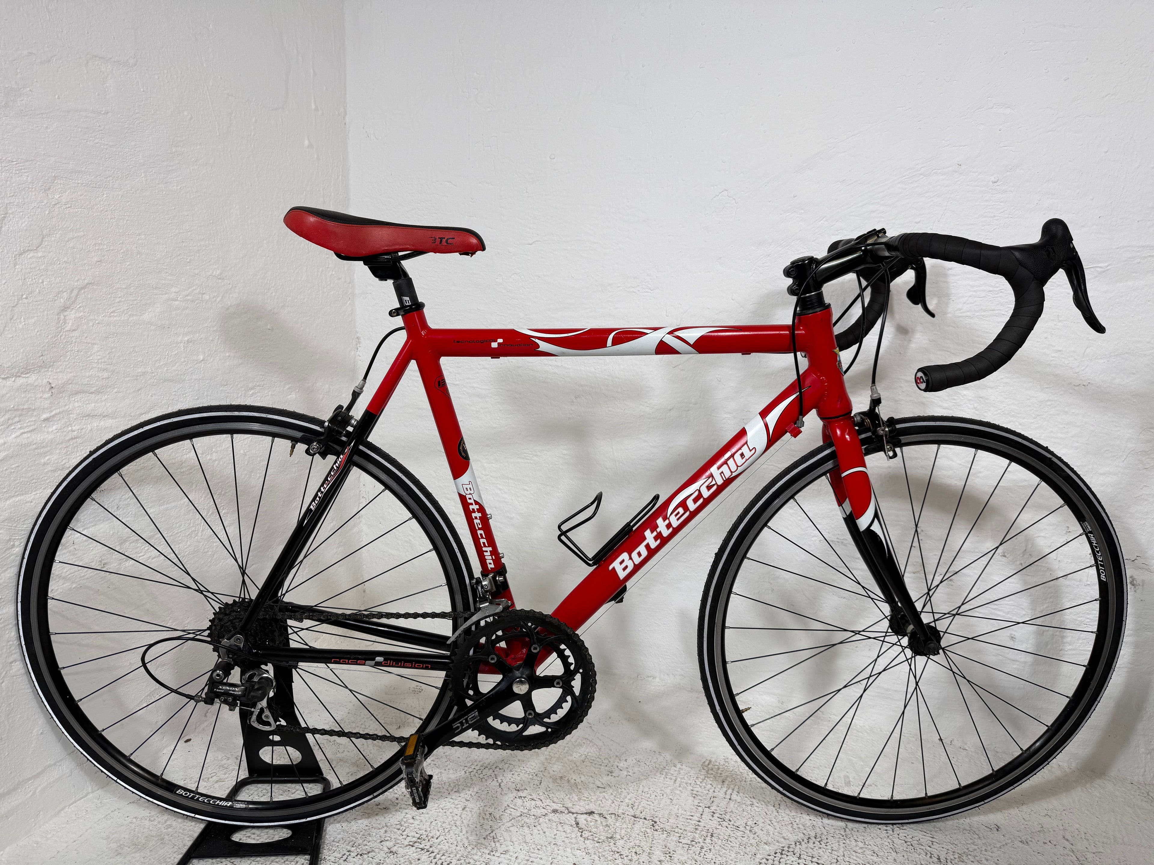 BOTTECHIA Red